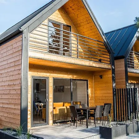 Hustawka I Hamak - Domki Z Basenem Nad Morzem Chalet Ustka